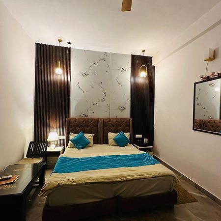 Shivjot Hotel Kharar Exterior foto