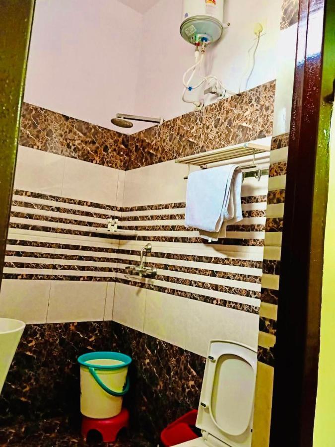 Shivjot Hotel Kharar Exterior foto