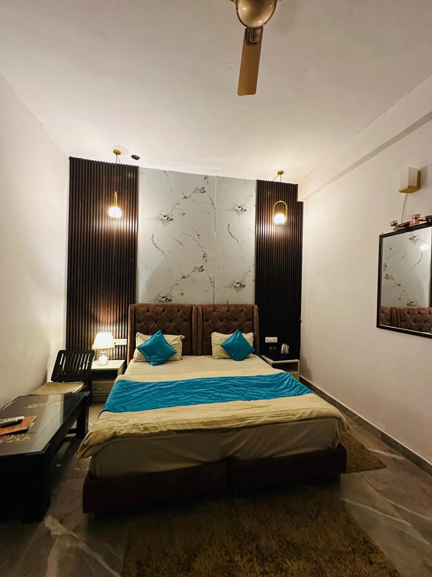 Shivjot Hotel Kharar Exterior foto